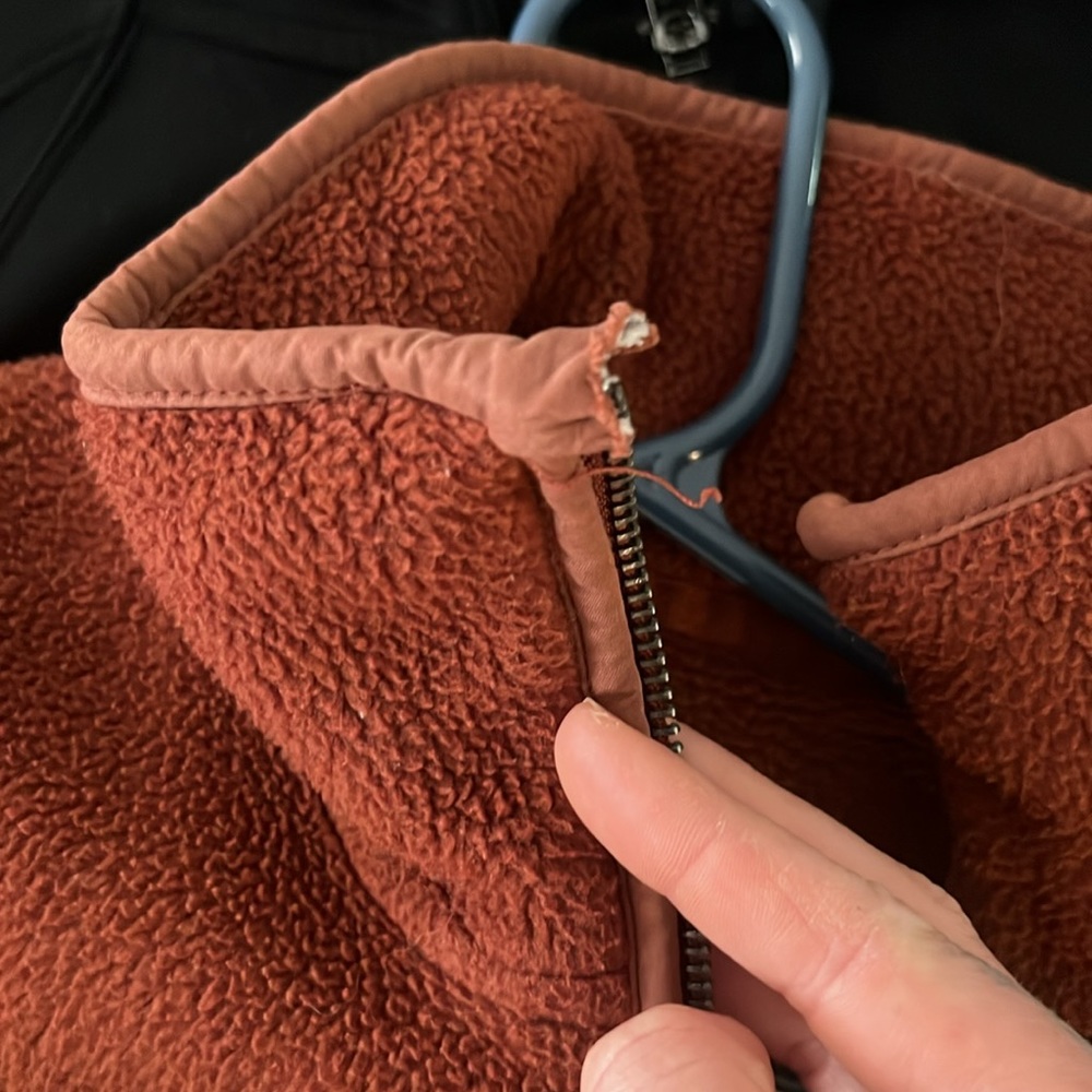 Abercrombie & Fitch Rust Red Quarter‑Zip Sherpa Pullover - Picture 4 of 4